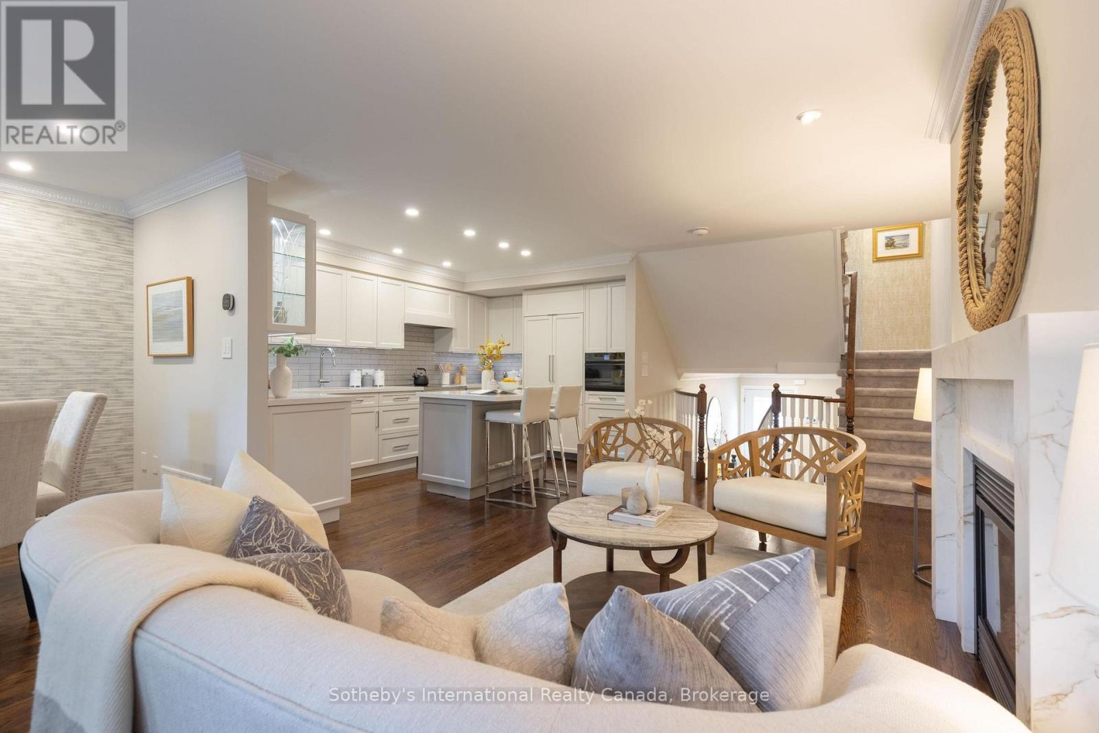32A - 1064 QUEEN STREET W