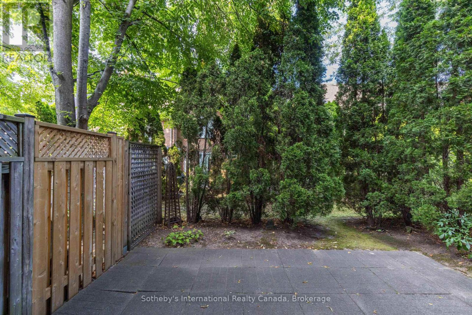 32A - 1064 QUEEN STREET W