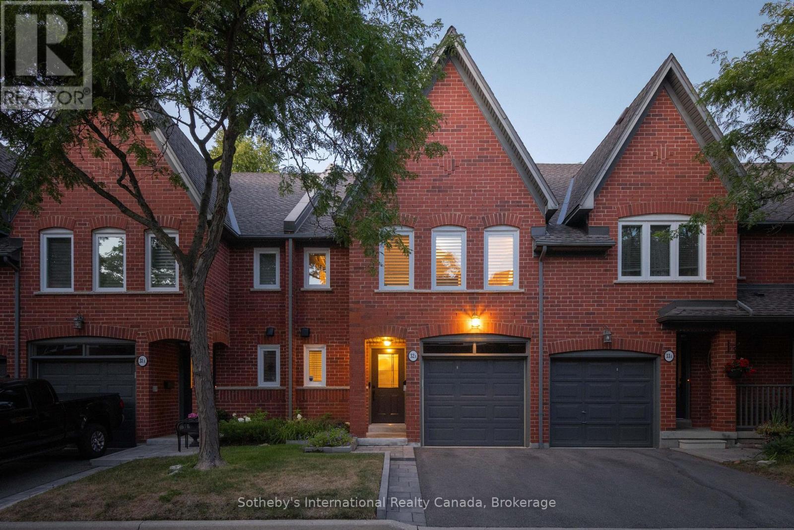 32A - 1064 QUEEN STREET W