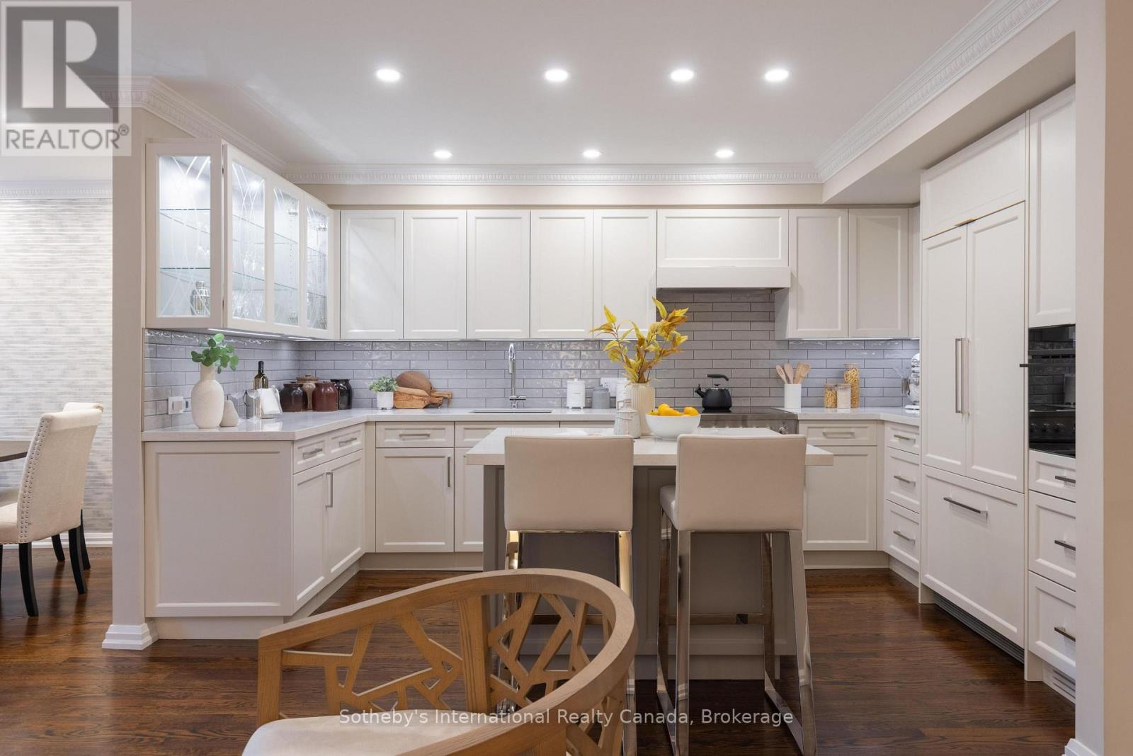 32A - 1064 QUEEN STREET W