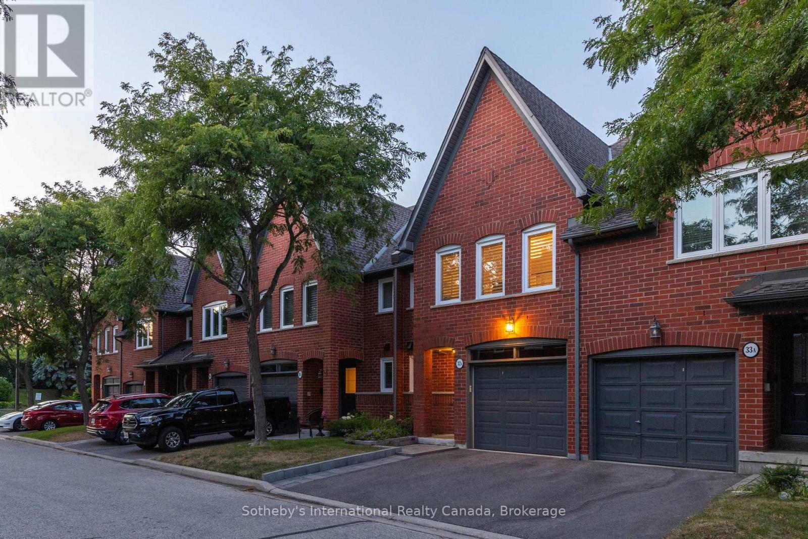 32A - 1064 QUEEN STREET W
