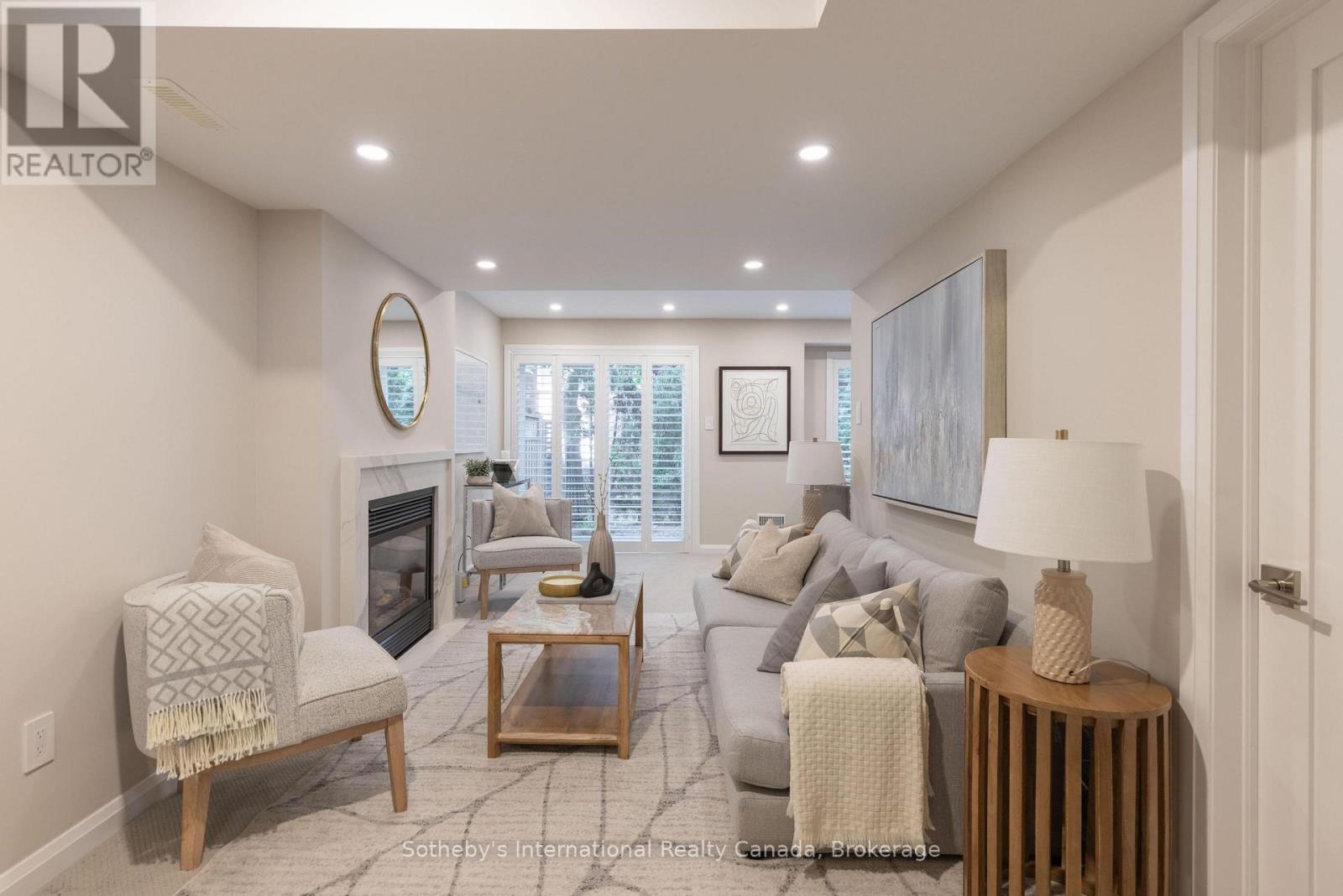 32A - 1064 QUEEN STREET W