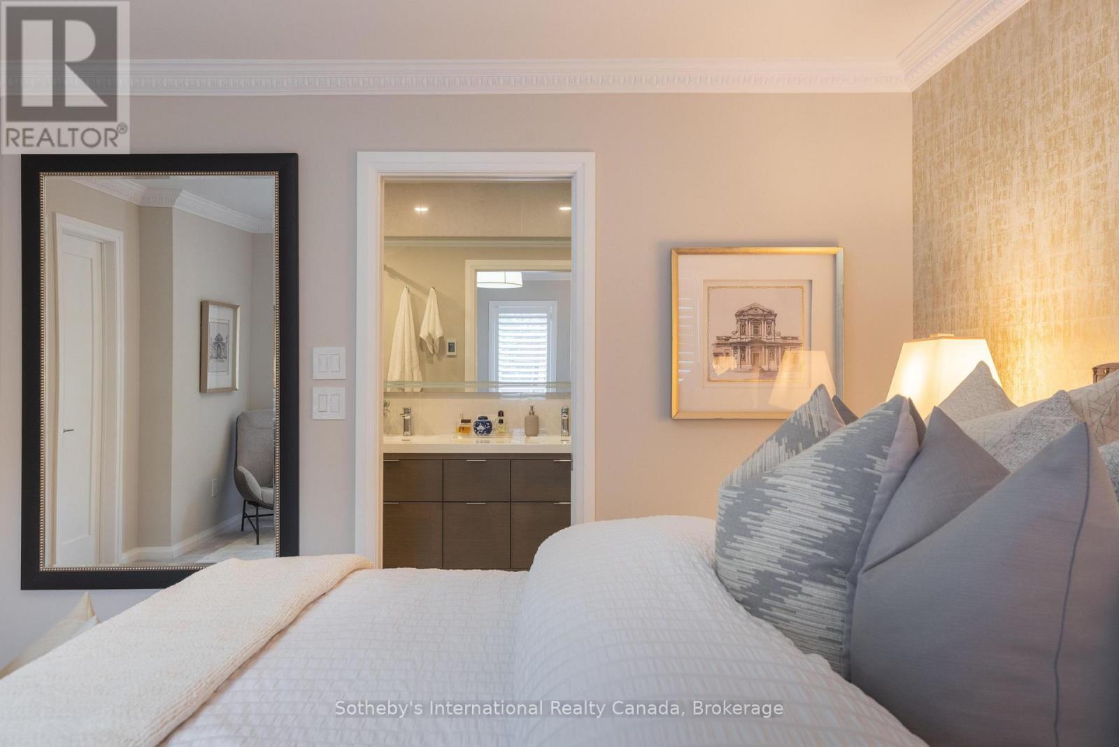 32A - 1064 QUEEN STREET W