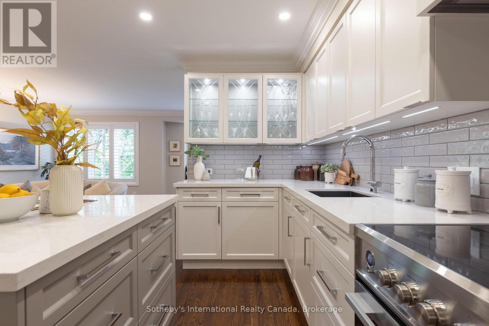 32A - 1064 QUEEN STREET W