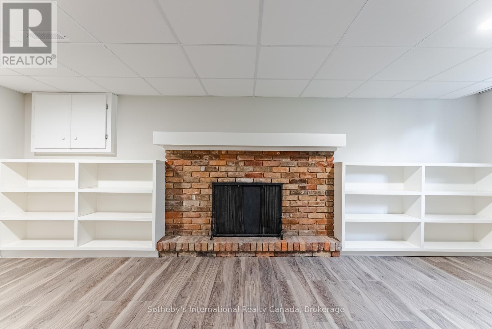 1252 WOOD PLACE