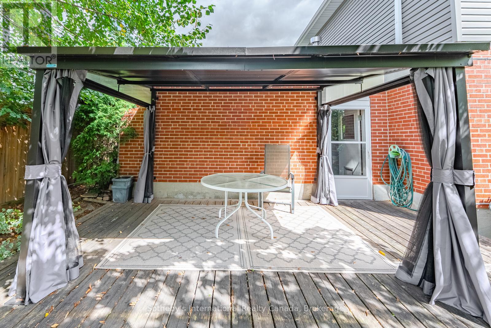 1252 WOOD PLACE