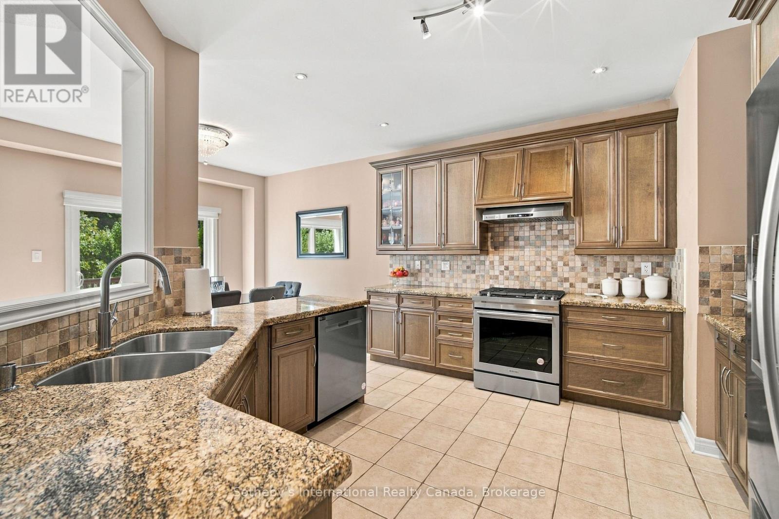 3352 ERIN CENTRE BOULEVARD