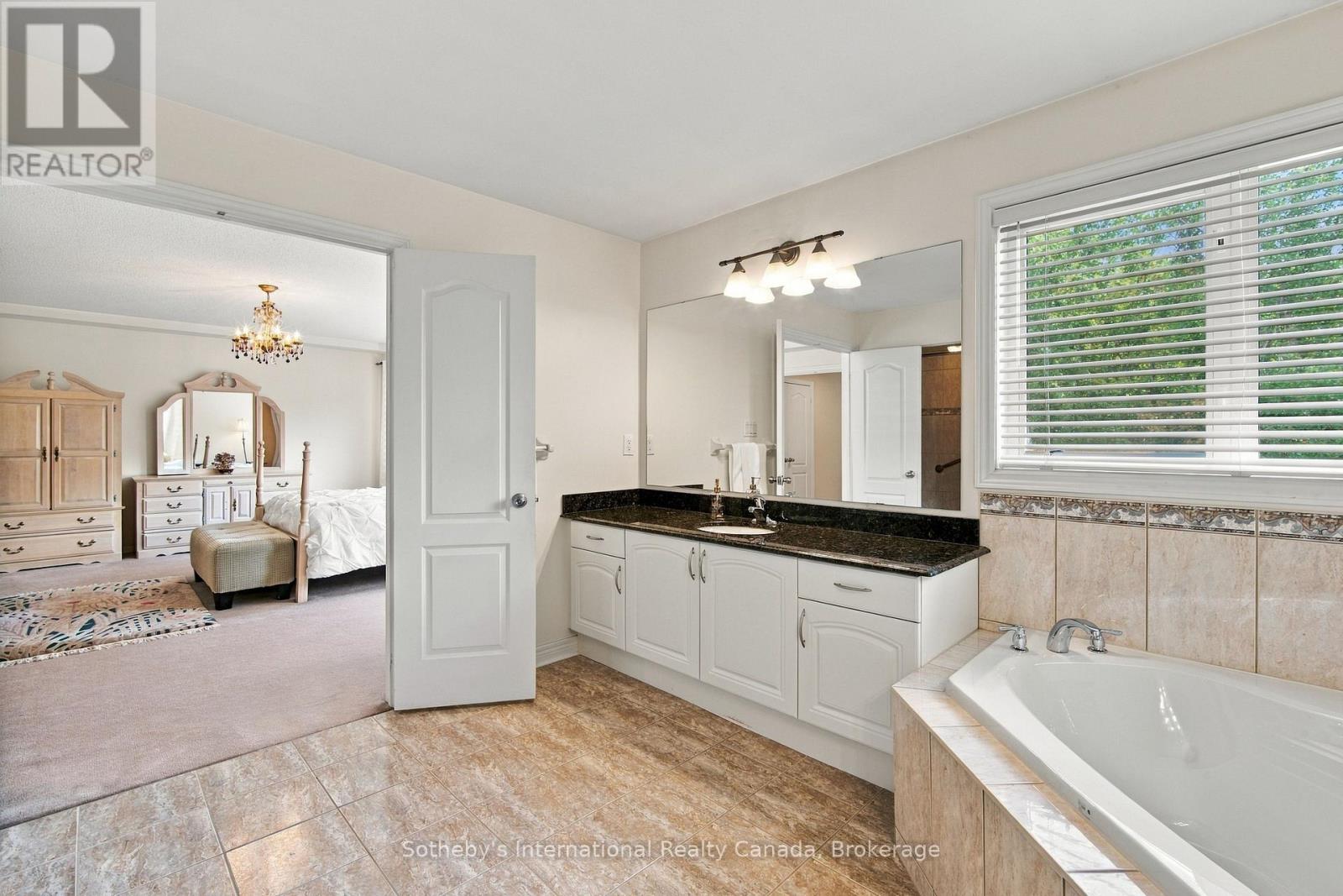 3352 ERIN CENTRE BOULEVARD