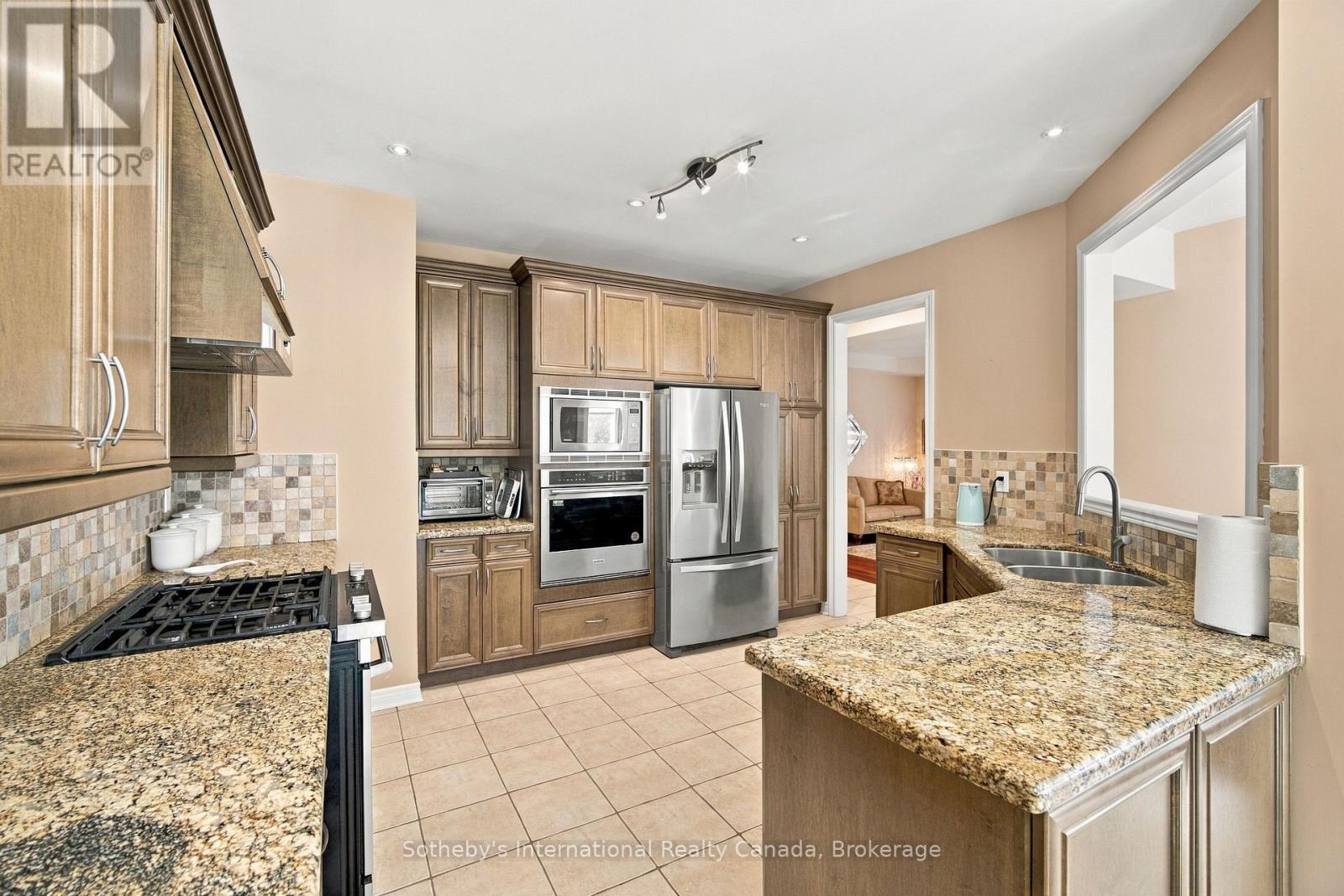 3352 ERIN CENTRE BOULEVARD