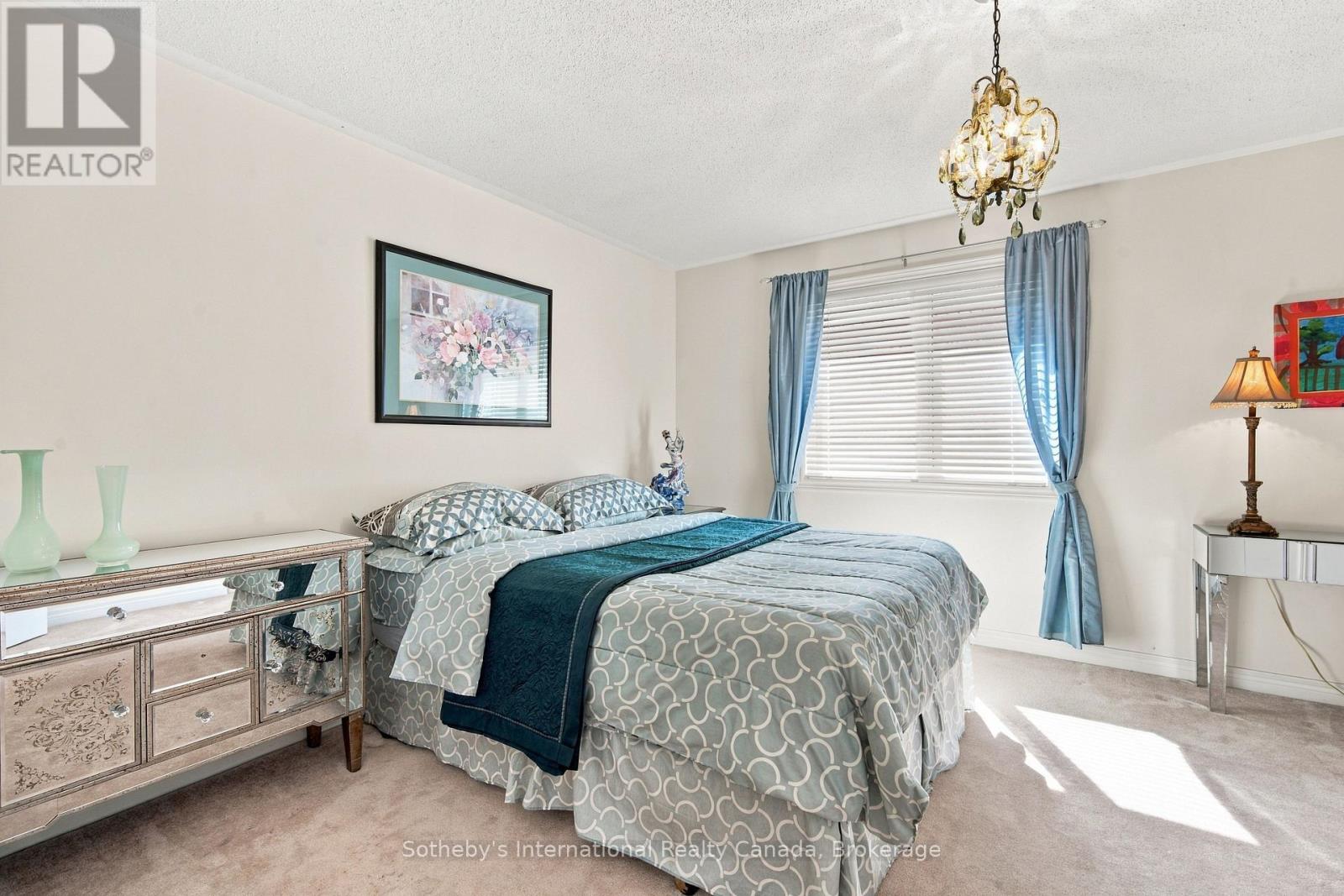 3352 ERIN CENTRE BOULEVARD