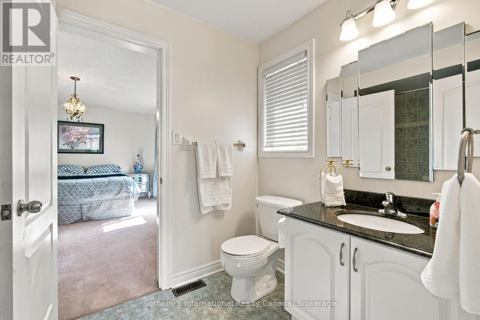 3352 ERIN CENTRE BOULEVARD