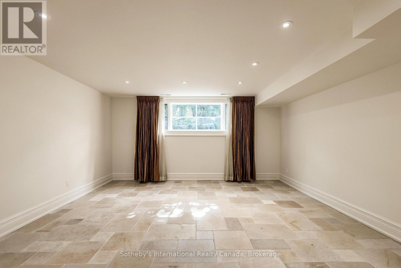 1073 LAKESHORE ROAD E