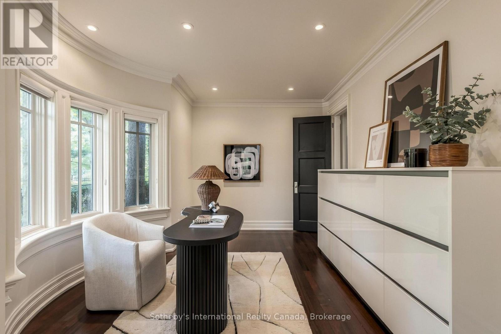 1073 LAKESHORE ROAD E