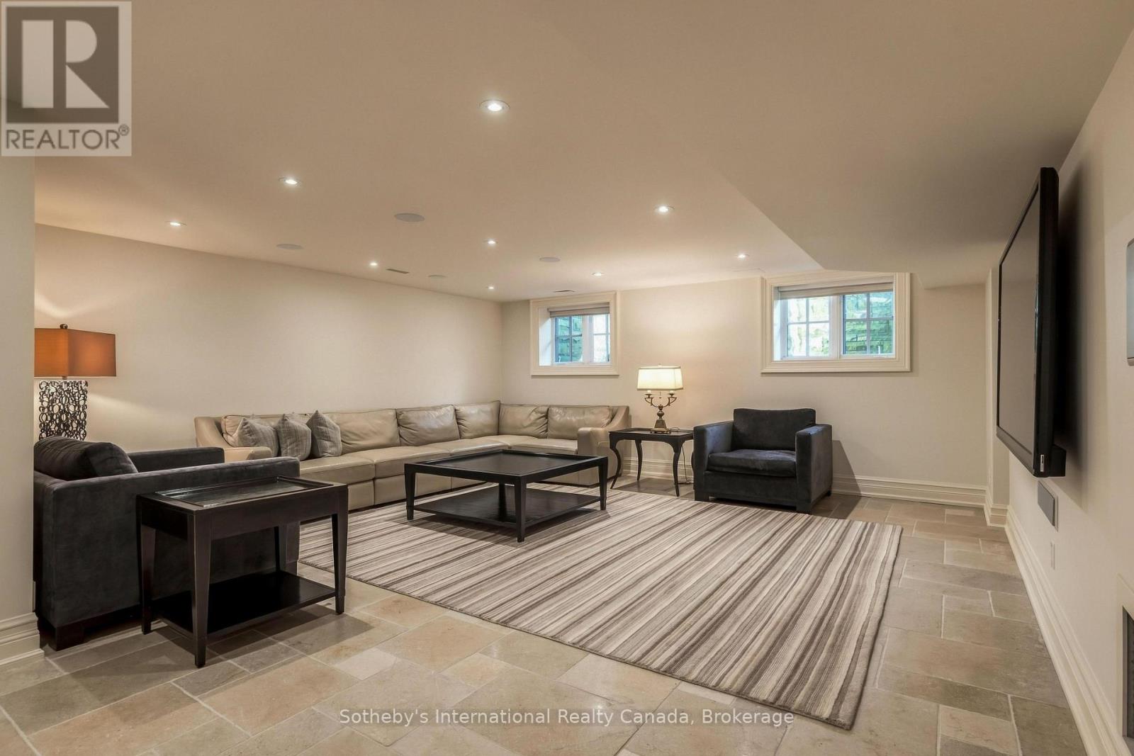 1073 LAKESHORE ROAD E