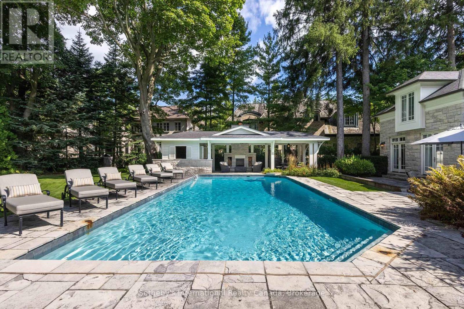 1073 LAKESHORE ROAD E