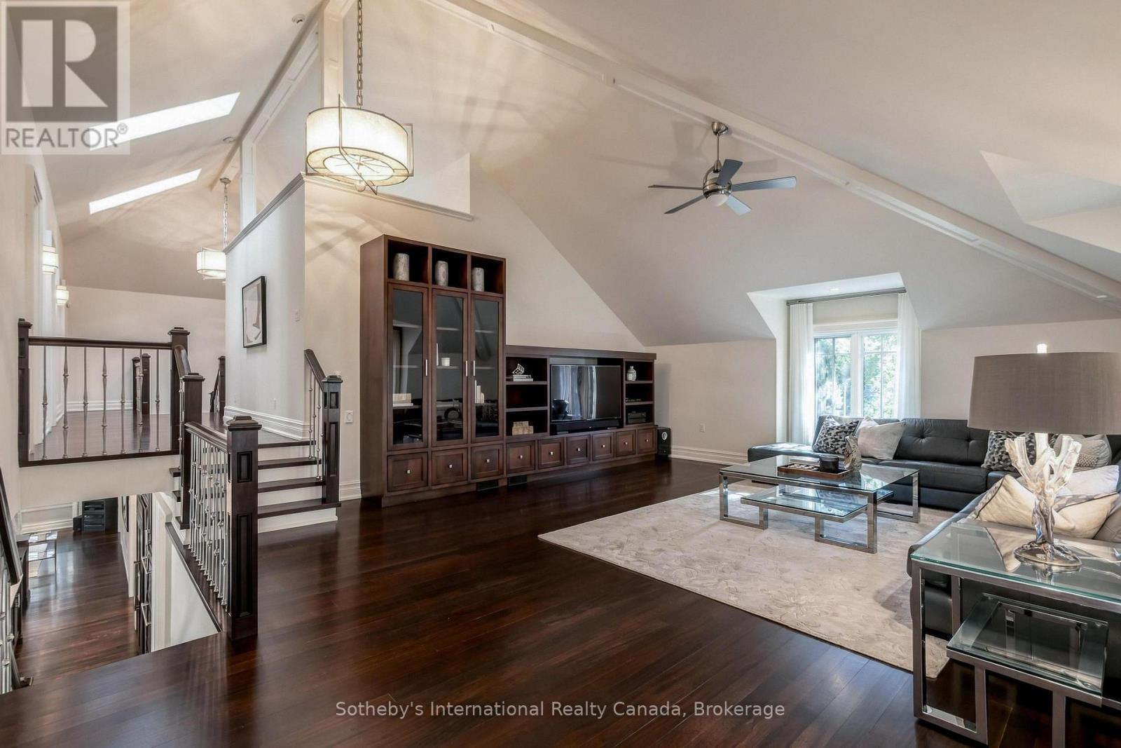 1073 LAKESHORE ROAD E
