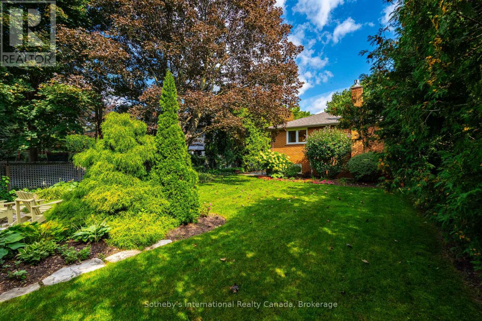 885 FLETCHER VALLEY CRESCENT