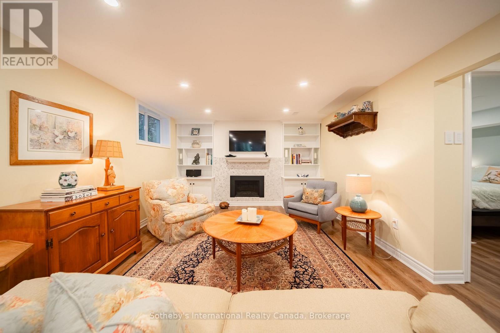 885 FLETCHER VALLEY CRESCENT