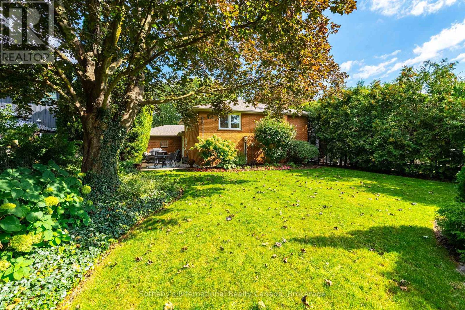 885 FLETCHER VALLEY CRESCENT