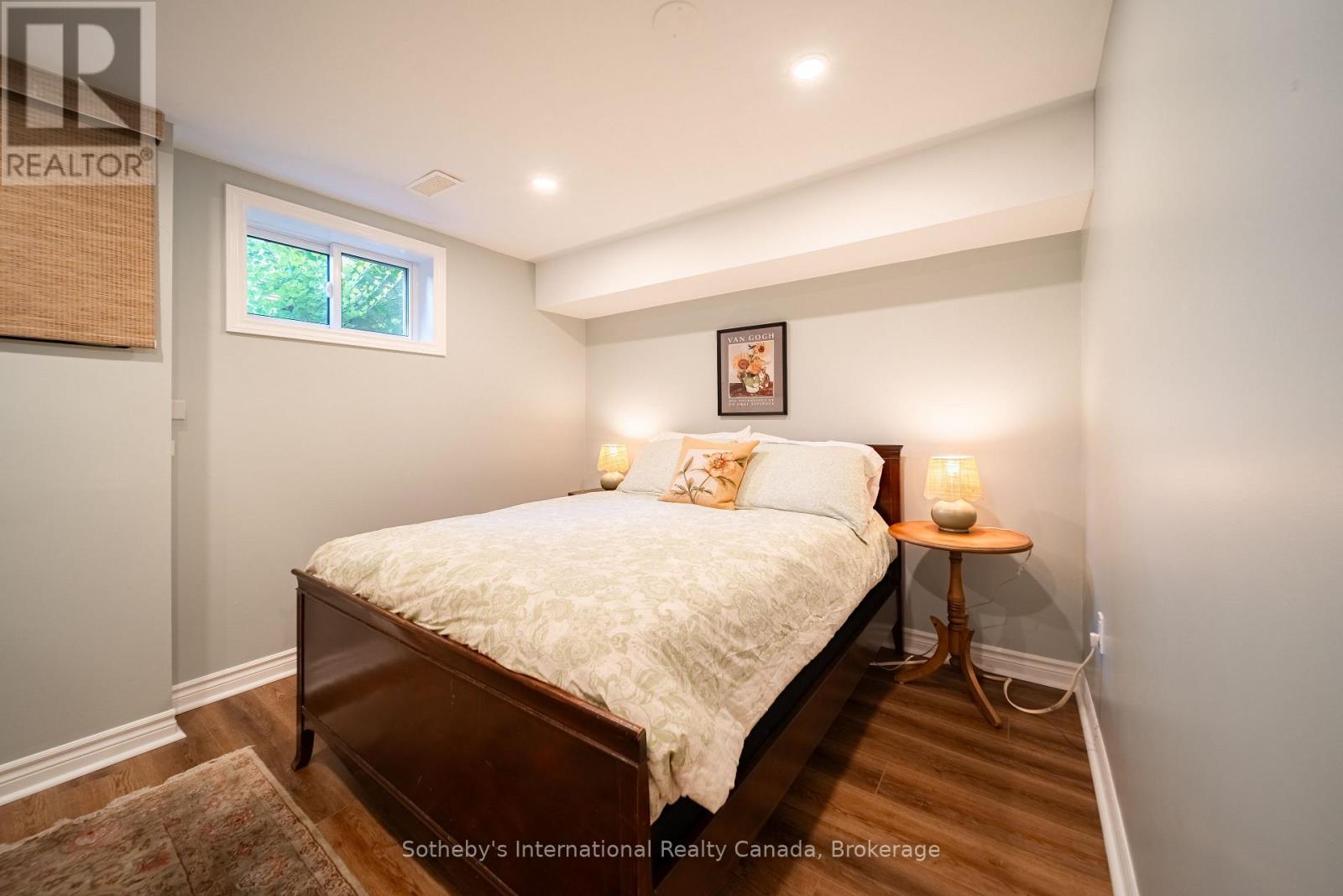 885 FLETCHER VALLEY CRESCENT