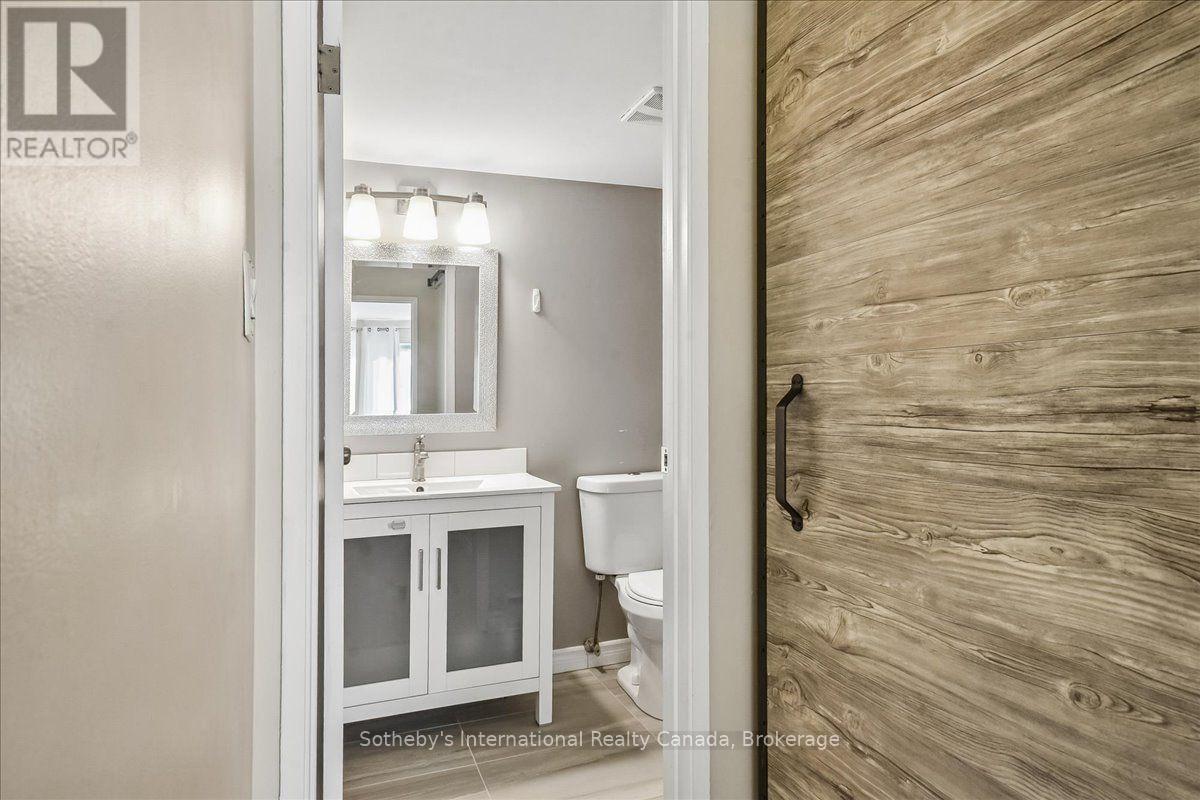 434 - 1450 GLEN ABBEY GATE