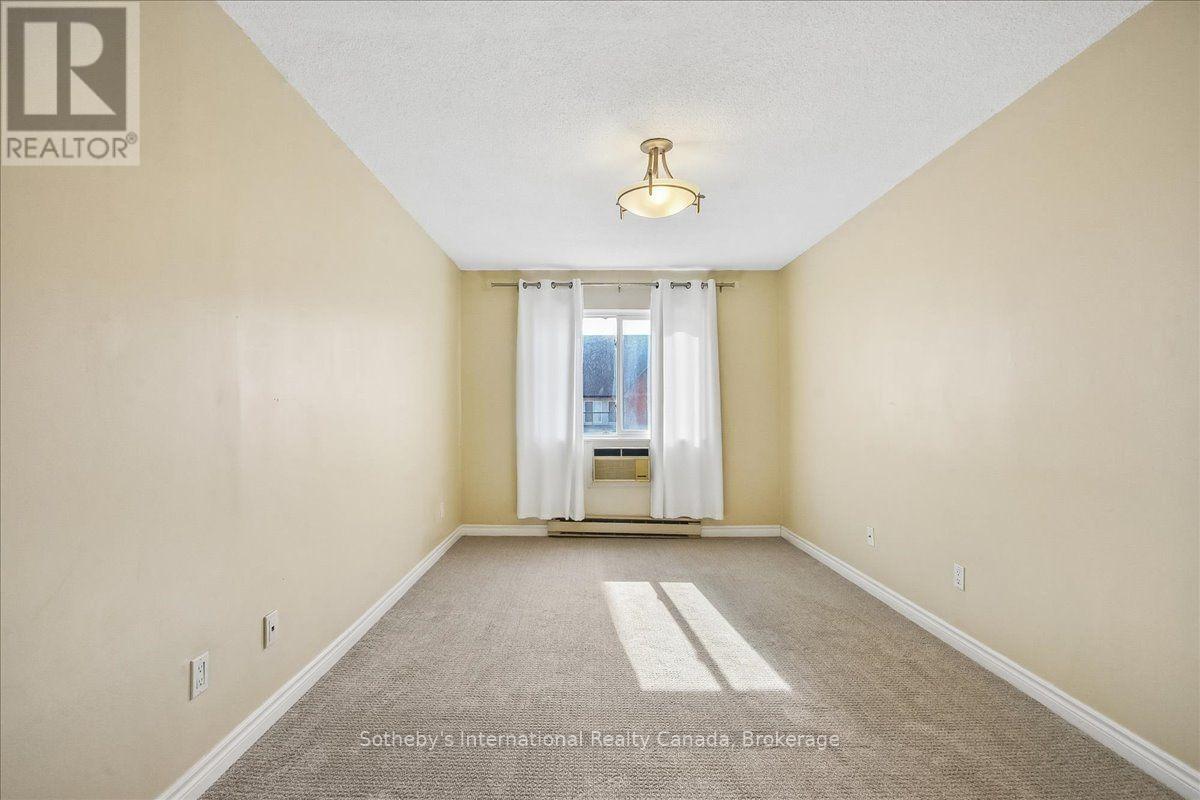 434 - 1450 GLEN ABBEY GATE