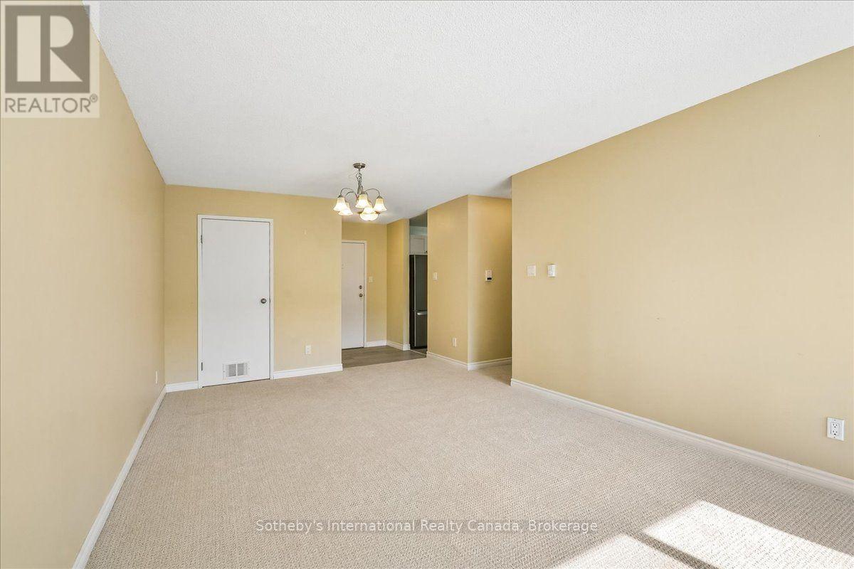 434 - 1450 GLEN ABBEY GATE