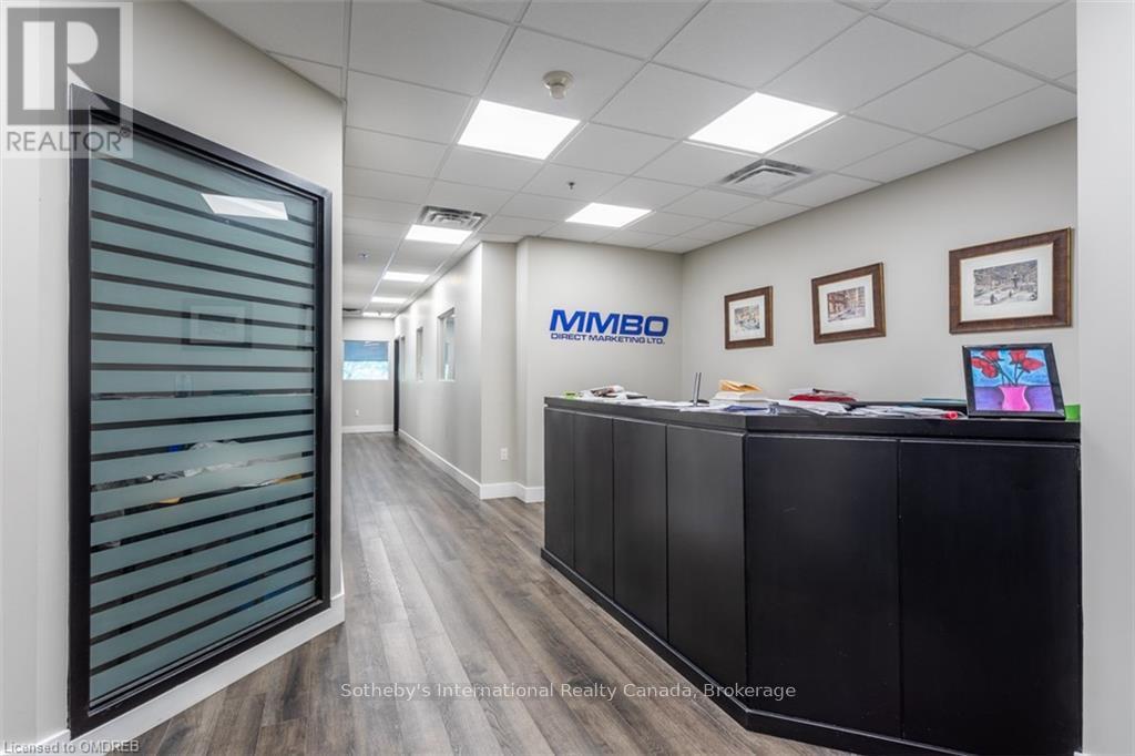 200 - 180 JAMES STREET S