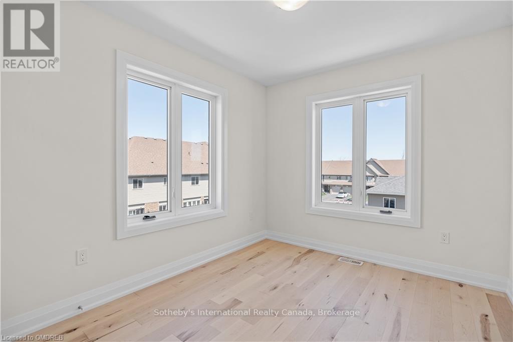 12 - 675 VICTORIA ROAD N