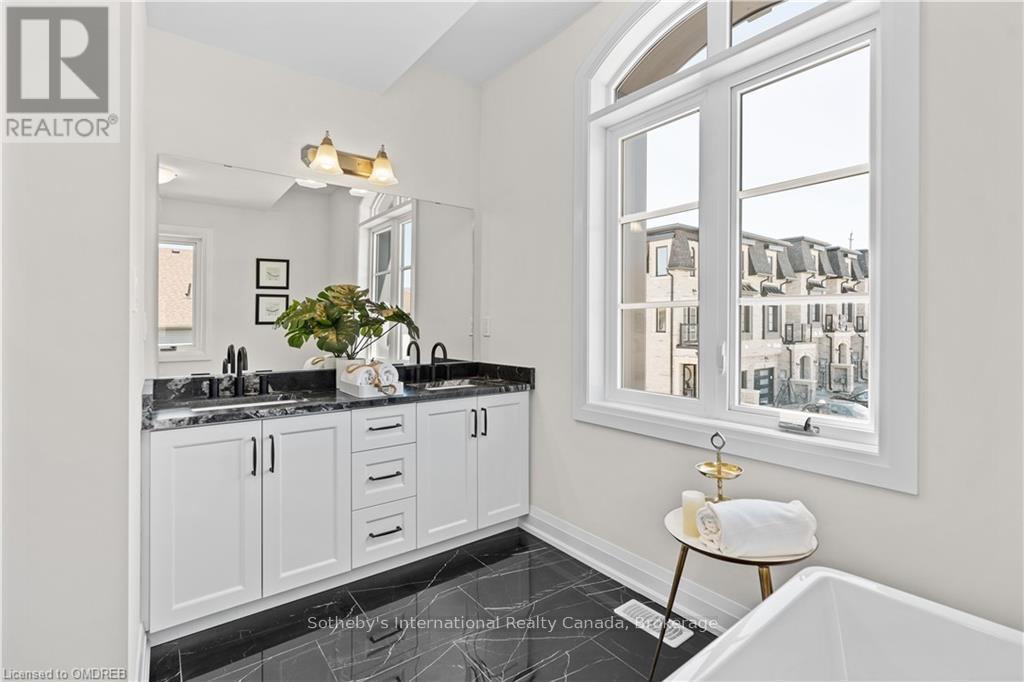 12 - 675 VICTORIA ROAD N