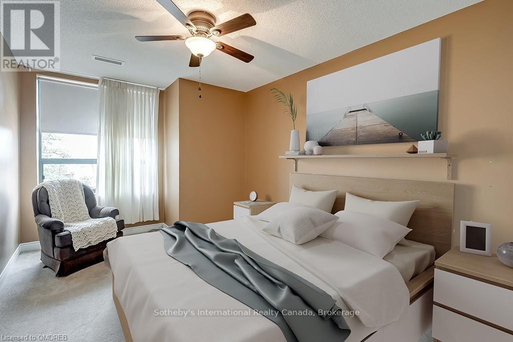 401 - 8 MAIN STREET E