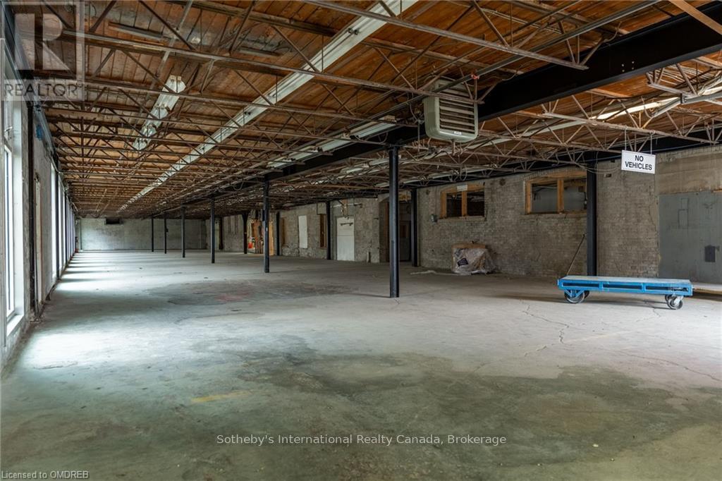 B-09 - 64 HATT STREET