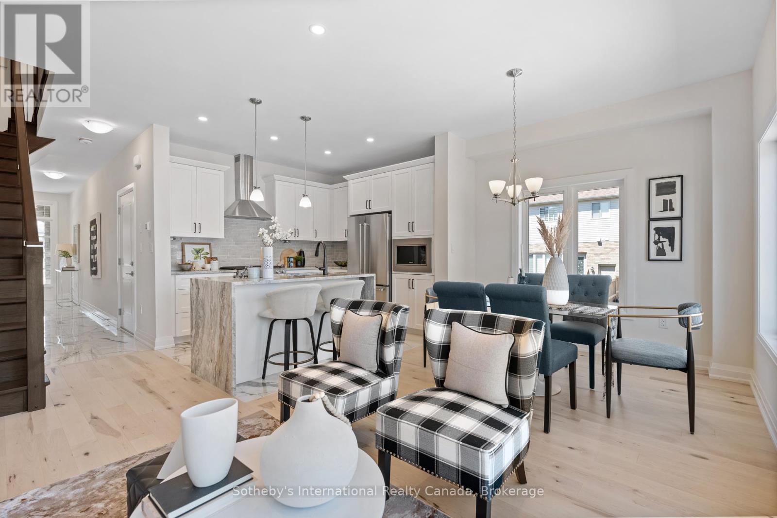 12 - 675 VICTORIA ROAD N