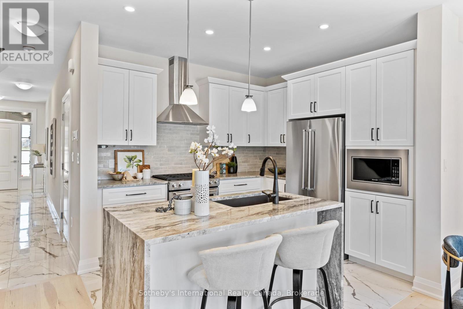 12 - 675 VICTORIA ROAD N