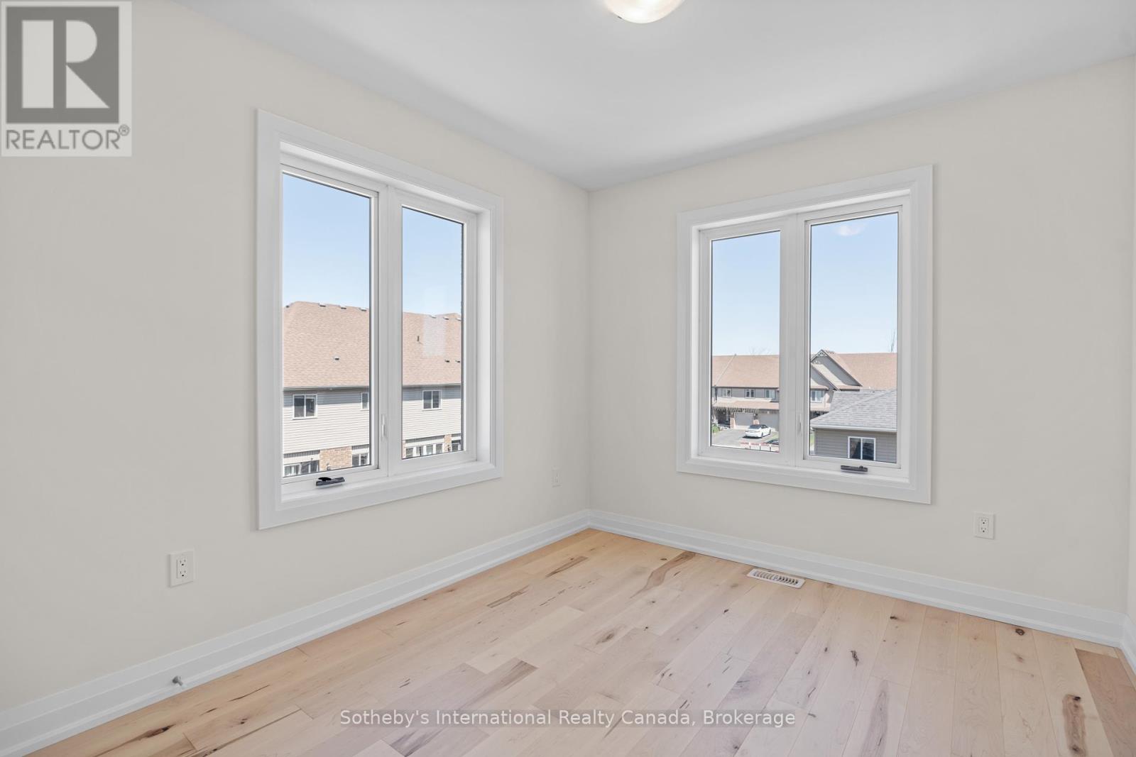 12 - 675 VICTORIA ROAD N