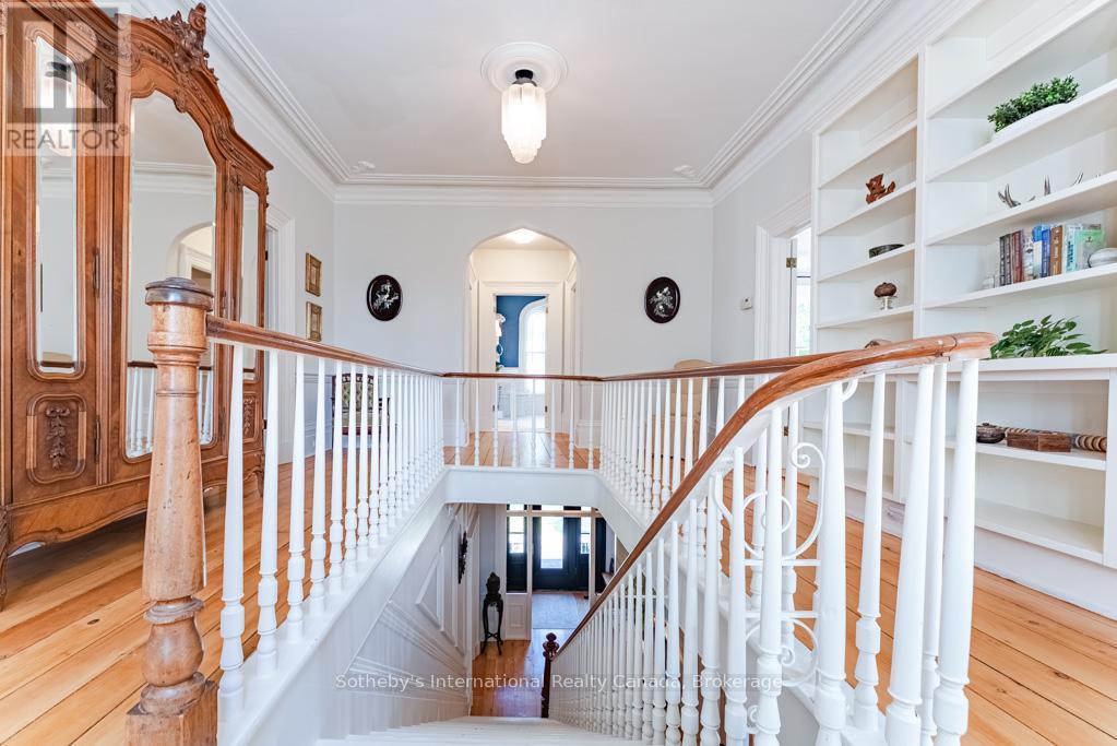22 HAUSER PLACE