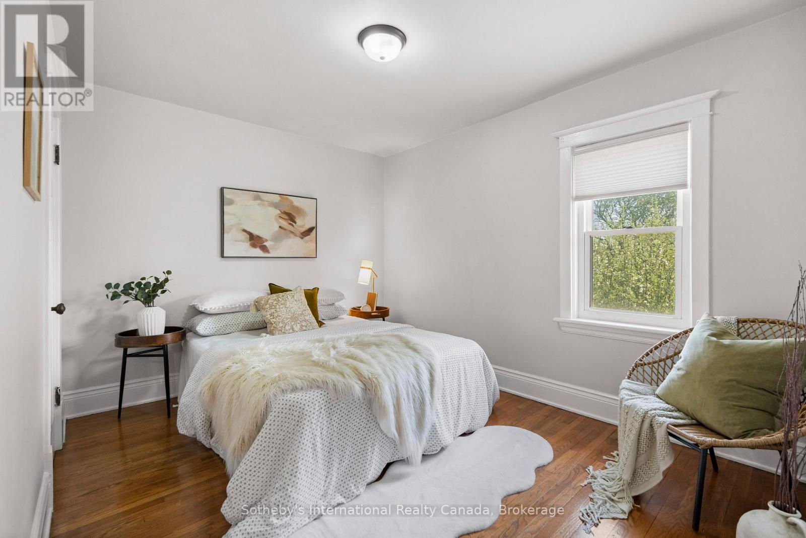 122 LAKE AVENUE DRIVE