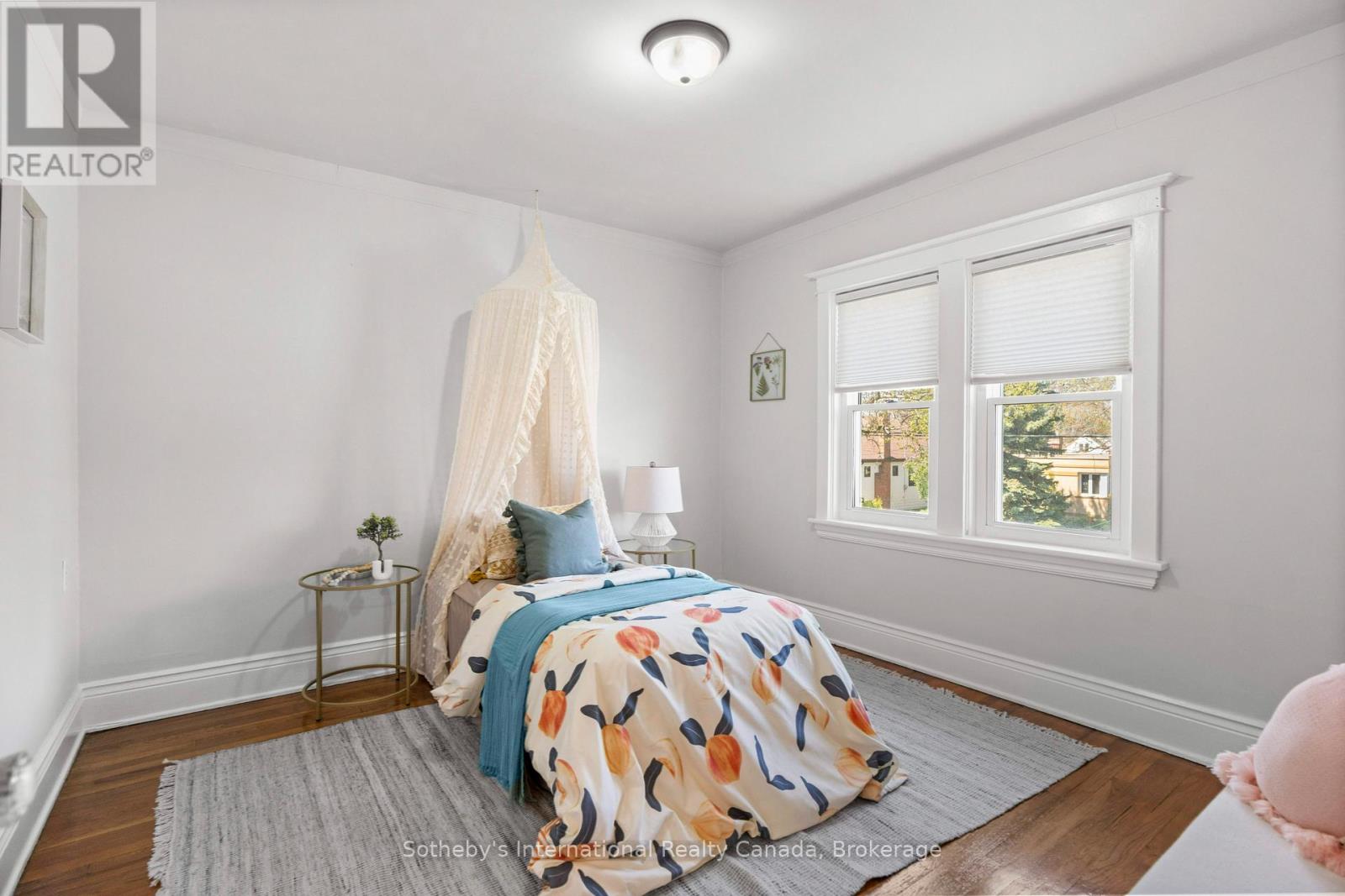 122 LAKE AVENUE DRIVE