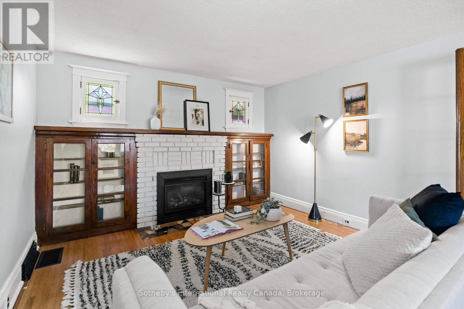 122 LAKE AVENUE DRIVE