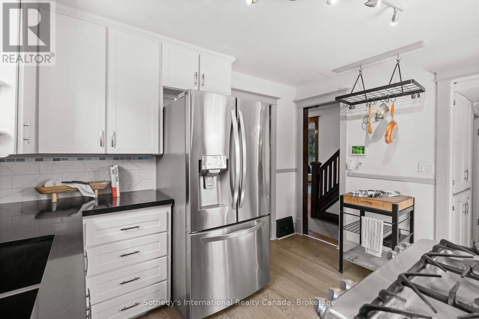 122 LAKE AVENUE DRIVE