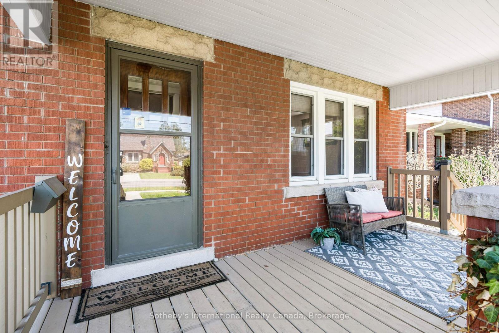 122 LAKE AVENUE DRIVE