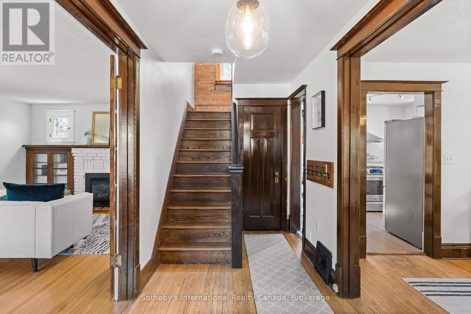 122 LAKE AVENUE DRIVE