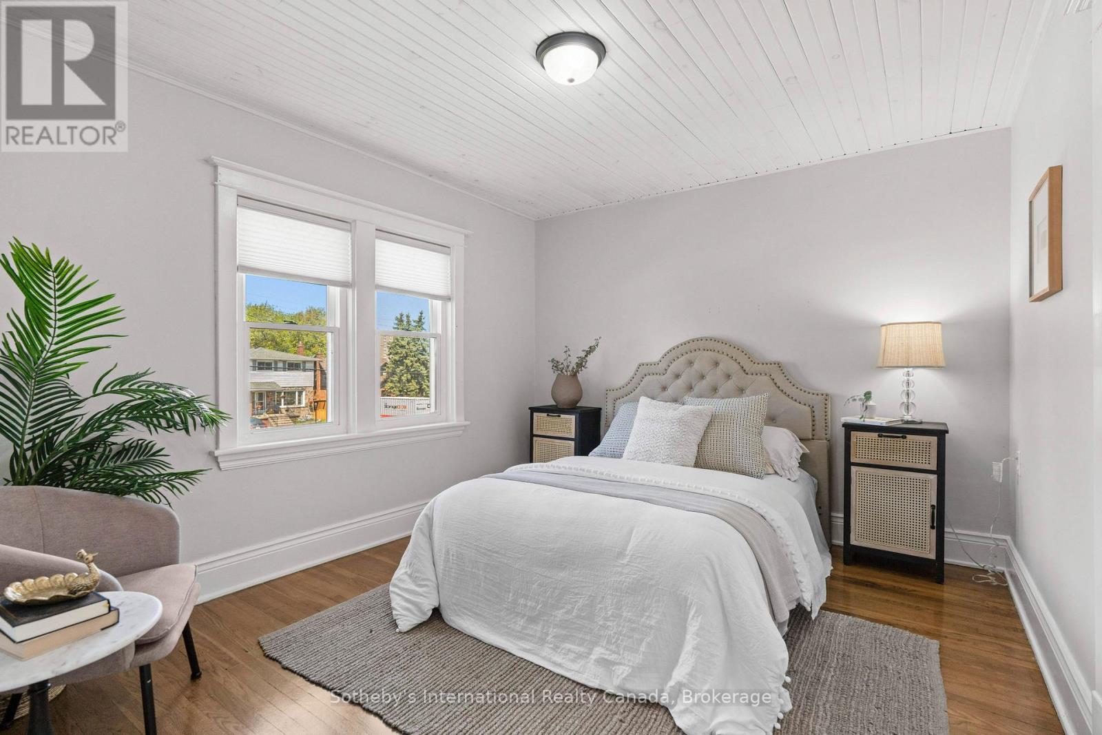 122 LAKE AVENUE DRIVE