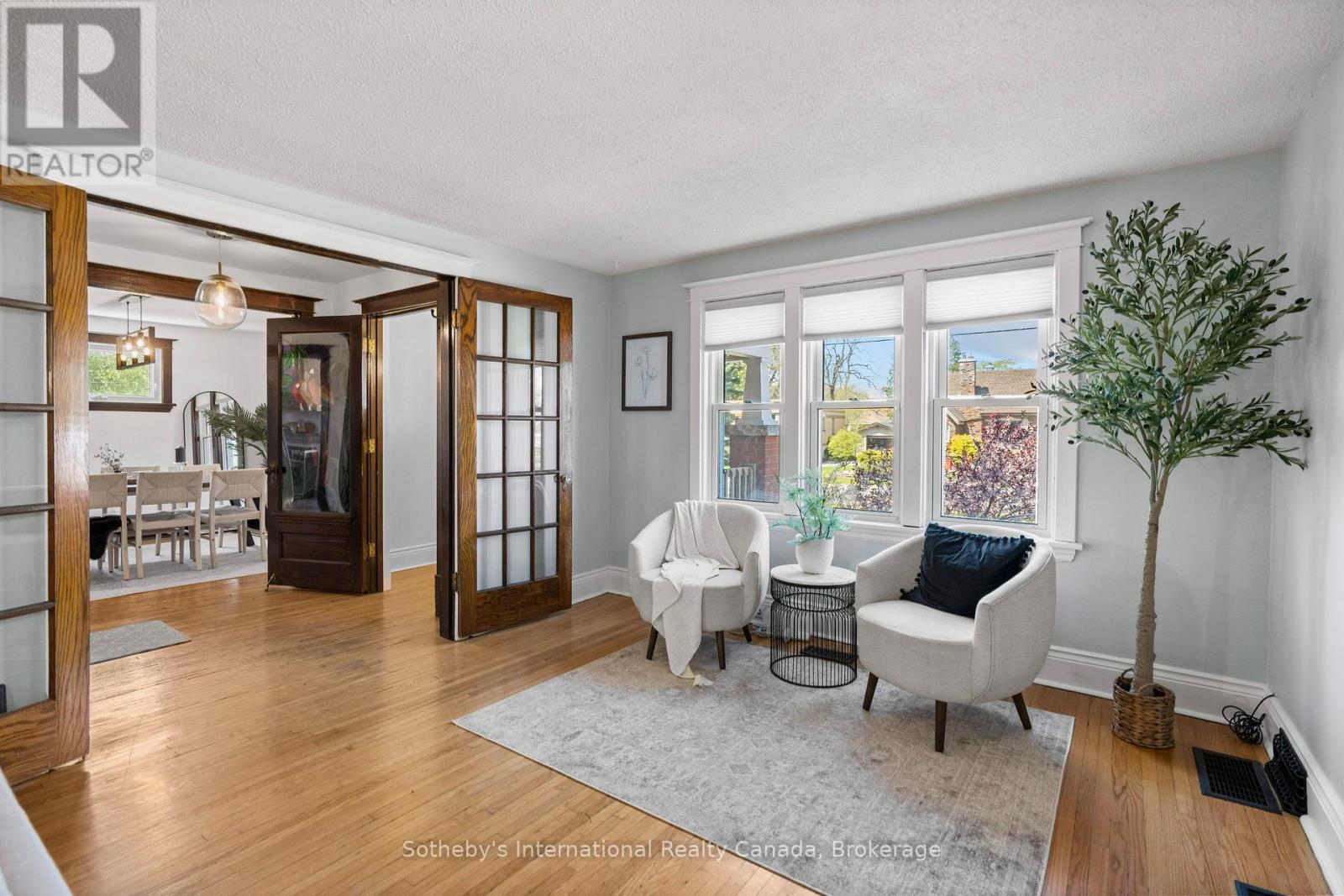 122 LAKE AVENUE DRIVE