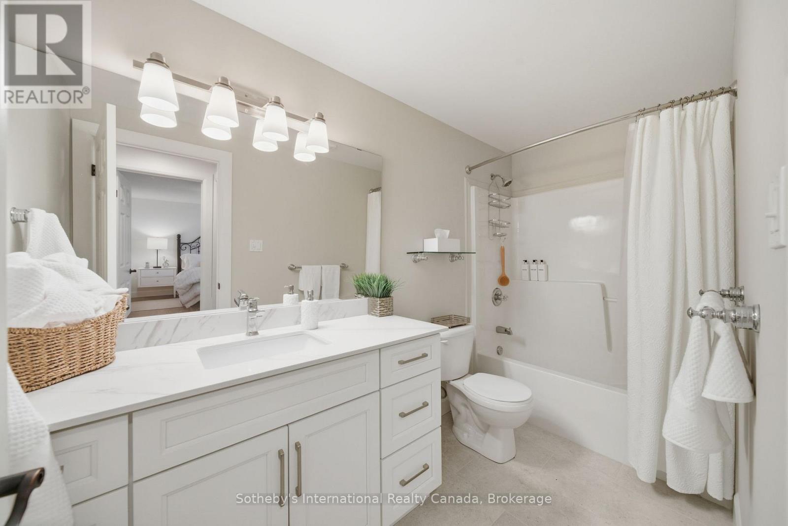 6 - 21 ST JOHNS DRIVE