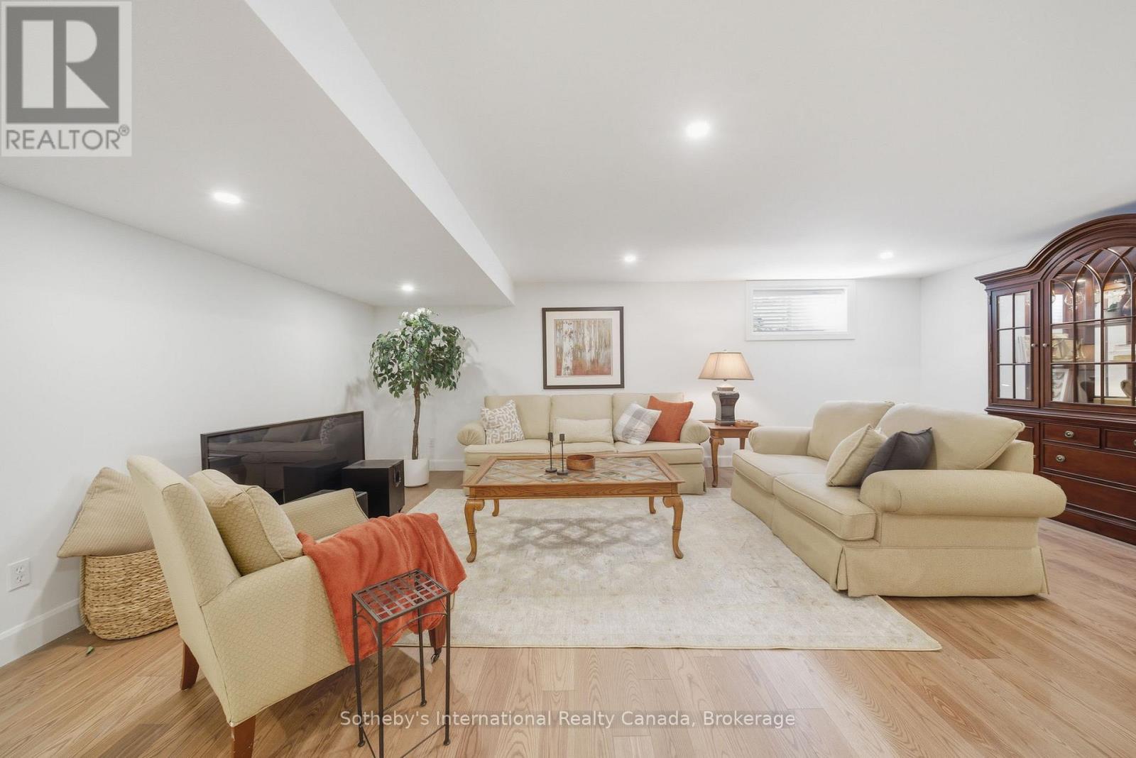 6 - 21 ST JOHNS DRIVE