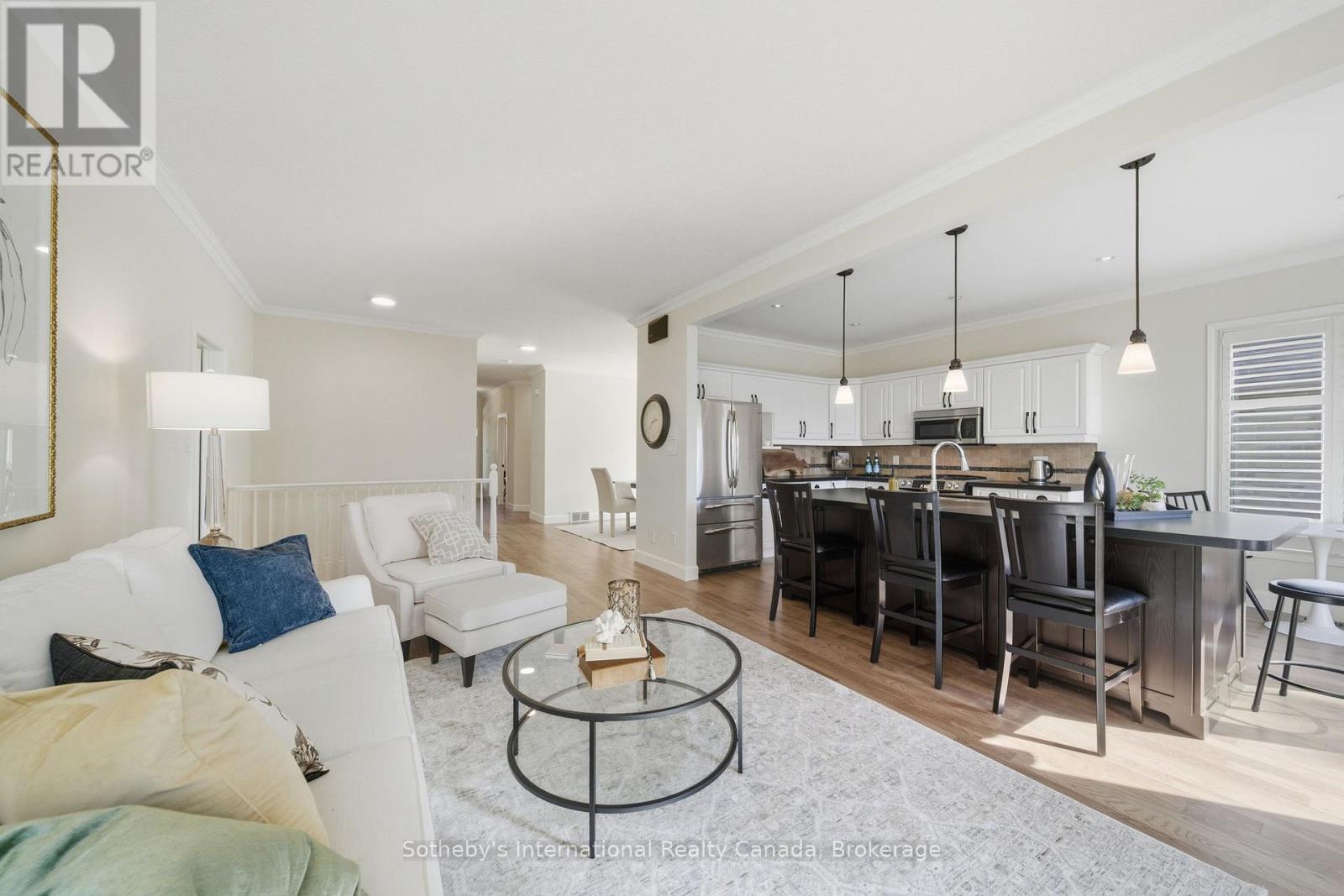 6 - 21 ST JOHNS DRIVE