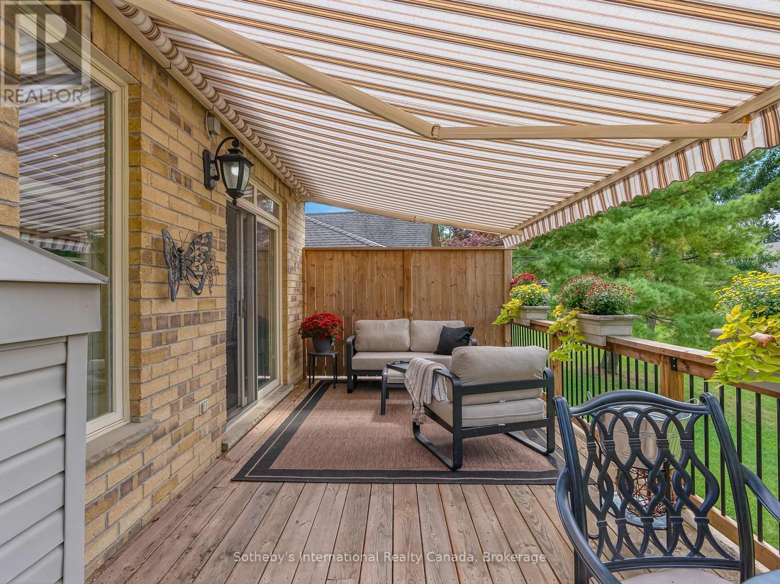 6 - 21 ST JOHNS DRIVE