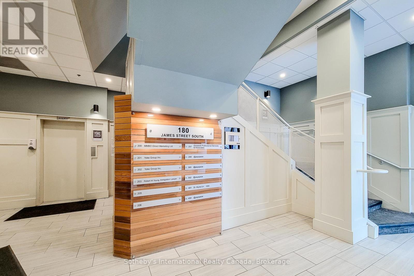 200 - 180 JAMES STREET S