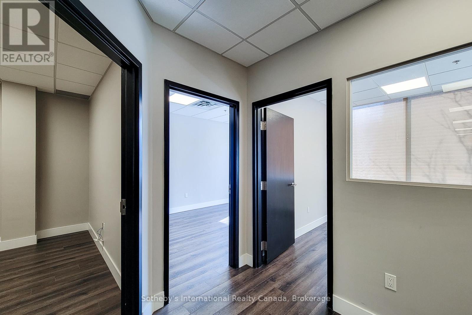 200 - 180 JAMES STREET S